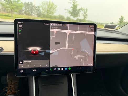 Used 2019 Tesla Model 3 Mid Range RWD image 4