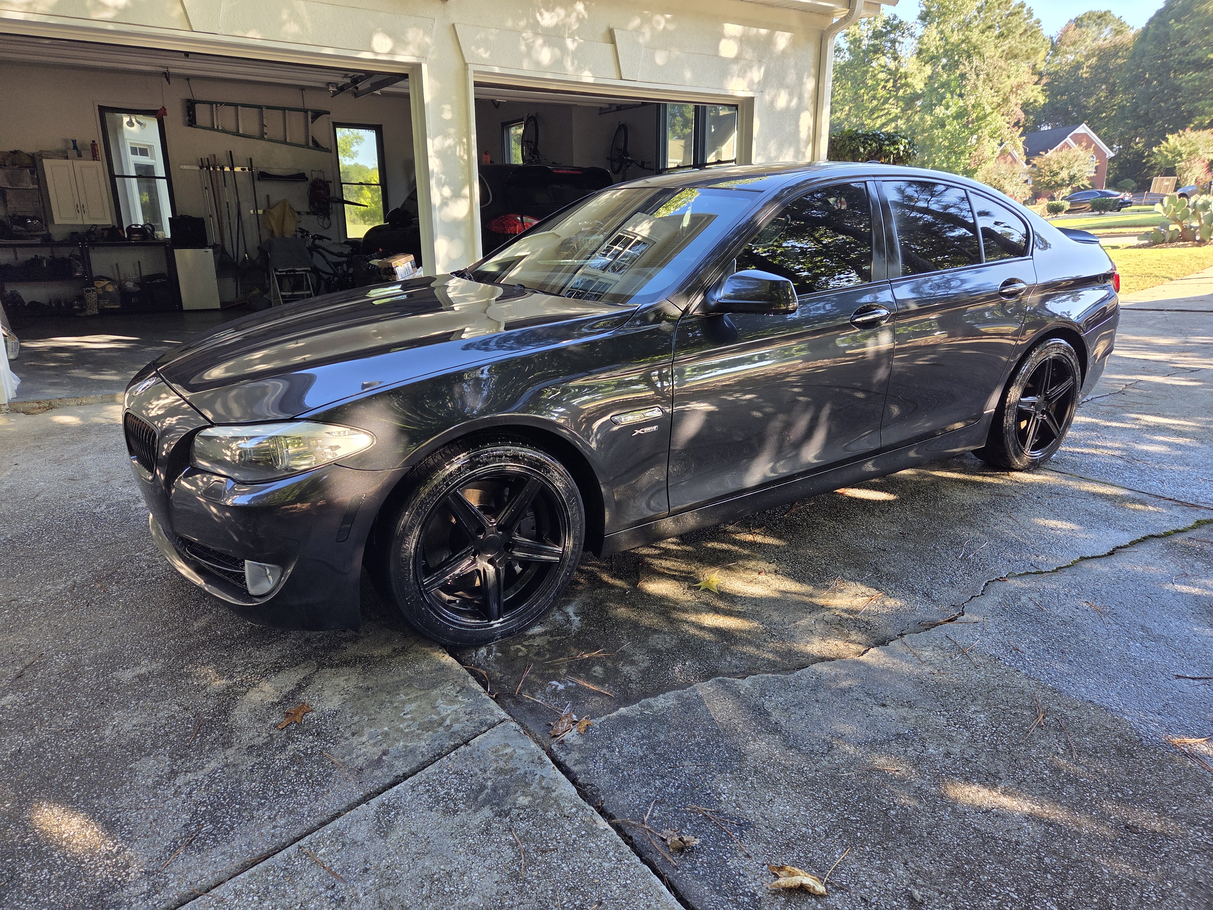Used 2011 BMW 550i xDrive Sedan AWD/4WD image 5