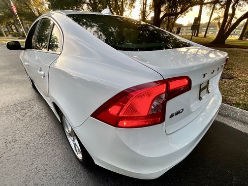 Used 2012 Volvo S60 T5 image 5