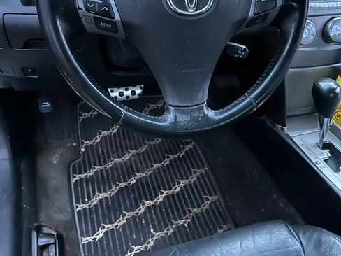 Used 2011 Toyota Camry SE FWD image 11
