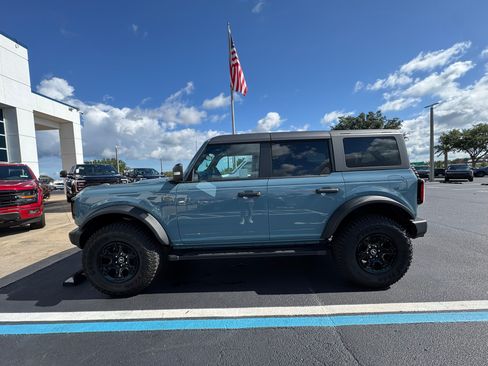 Used 2023 Ford Bronco Wildtrak image 4