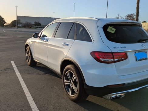 Used 2019 Mercedes-Benz GLC 300 4MATIC image 6