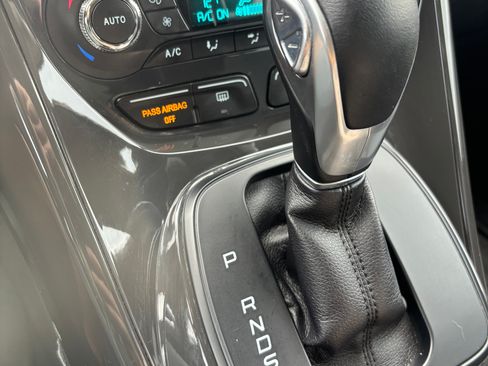 Used 2015 Ford Escape Titanium w/ Equipment Group 301A AWD/4WD image 14