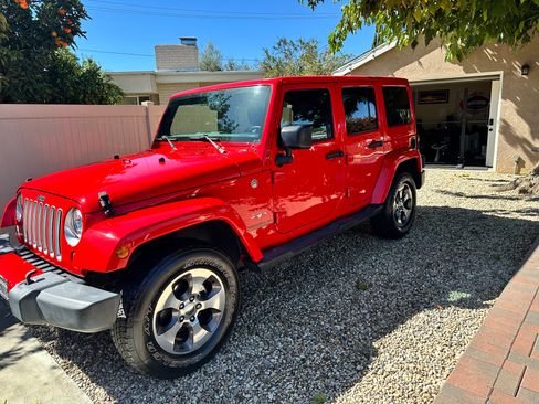 Used 2017 Jeep Wrangler Unlimited Sahara w/ Max Tow Package image 1