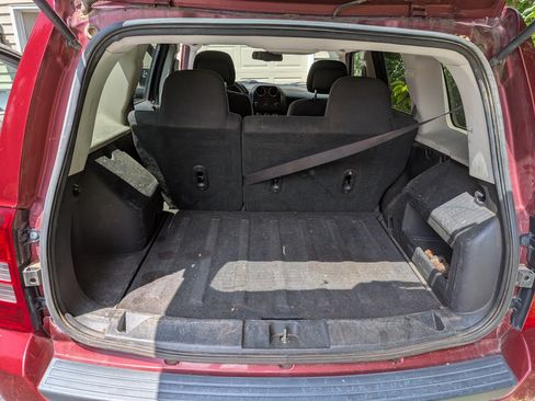 Used 2016 Jeep Patriot Latitude AWD/4WD image 10