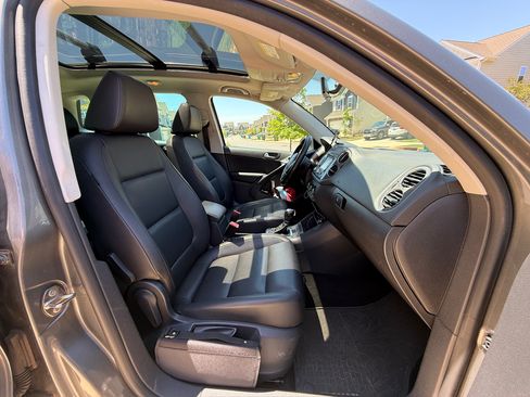 Used 2012 Volkswagen Tiguan SE FWD image 8
