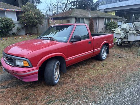 Used 1994 GMC Sonoma 2WD Regular Cab image 2