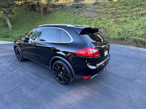 Used 2013 Porsche Cayenne S image 4