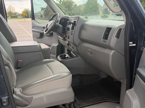 Used 2013 Nissan NV 2500 SV w/ Technology Pkg RWD image 6
