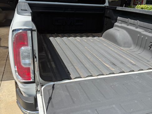 Used 2016 GMC Canyon SLT w/ Driver Alert Package AWD/4WD image 13