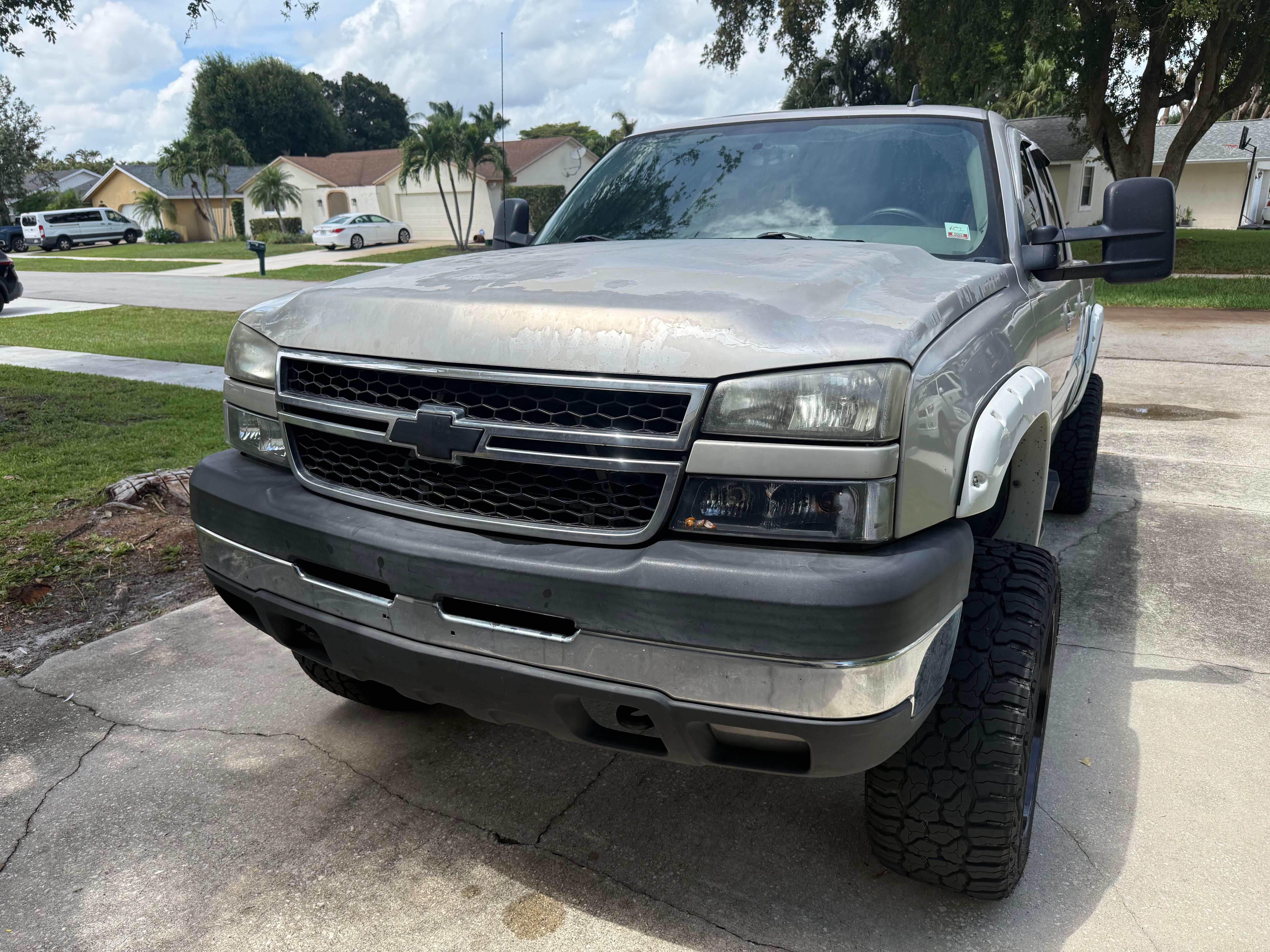 Used 2007 Chevrolet Silverado 2500 LT w/ Heavy-Duty Power Package AWD/4WD image 1