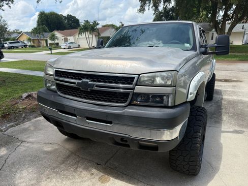 Used 2007 Chevrolet Silverado 2500 LT w/ Heavy-Duty Power Package AWD/4WD image 1