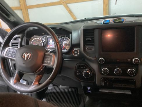 Used 2022 RAM 2500 Tradesman w/ Chrome Appearance Group image 11