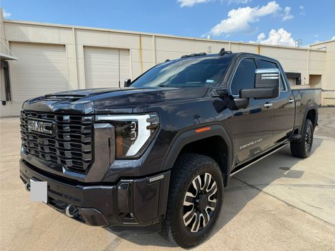 Used 2024 GMC Sierra 2500 Denali Ultimate image 2