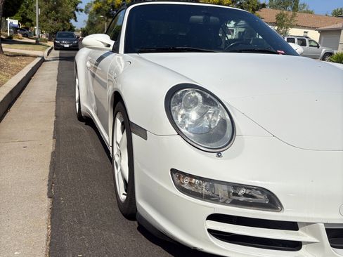 Used 2006 Porsche 911 Carrera 4 image 4
