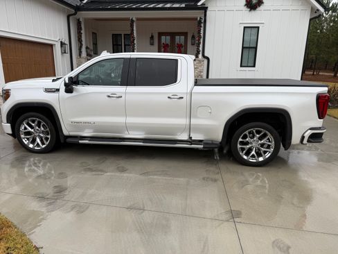 Used 2020 GMC Sierra 1500 Denali w/ Technology Package image 2