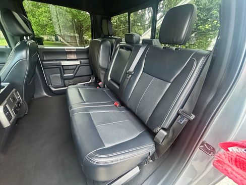 Used 2022 Ford F250 Lariat w/ Black Appearance Package AWD/4WD image 29