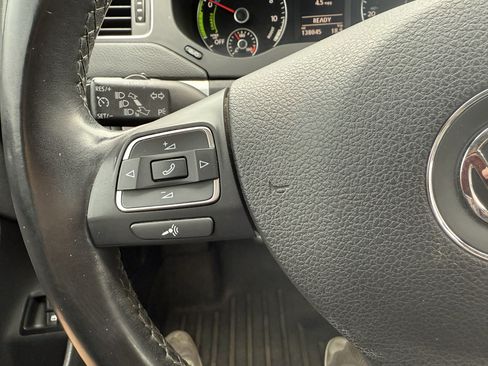 Used 2013 Volkswagen Jetta SEL Premium image 31