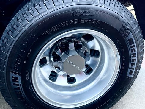 Used 2024 GMC Sierra 3500 Denali Ultimate image 17