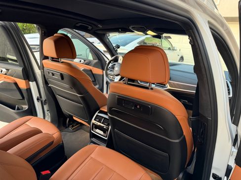 Used 2022 BMW X7 xDrive40i w/ Executive Package AWD/4WD image 12