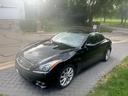 Used 2015 INFINITI Q60 Convertible w/ Premium Package RWD image 16