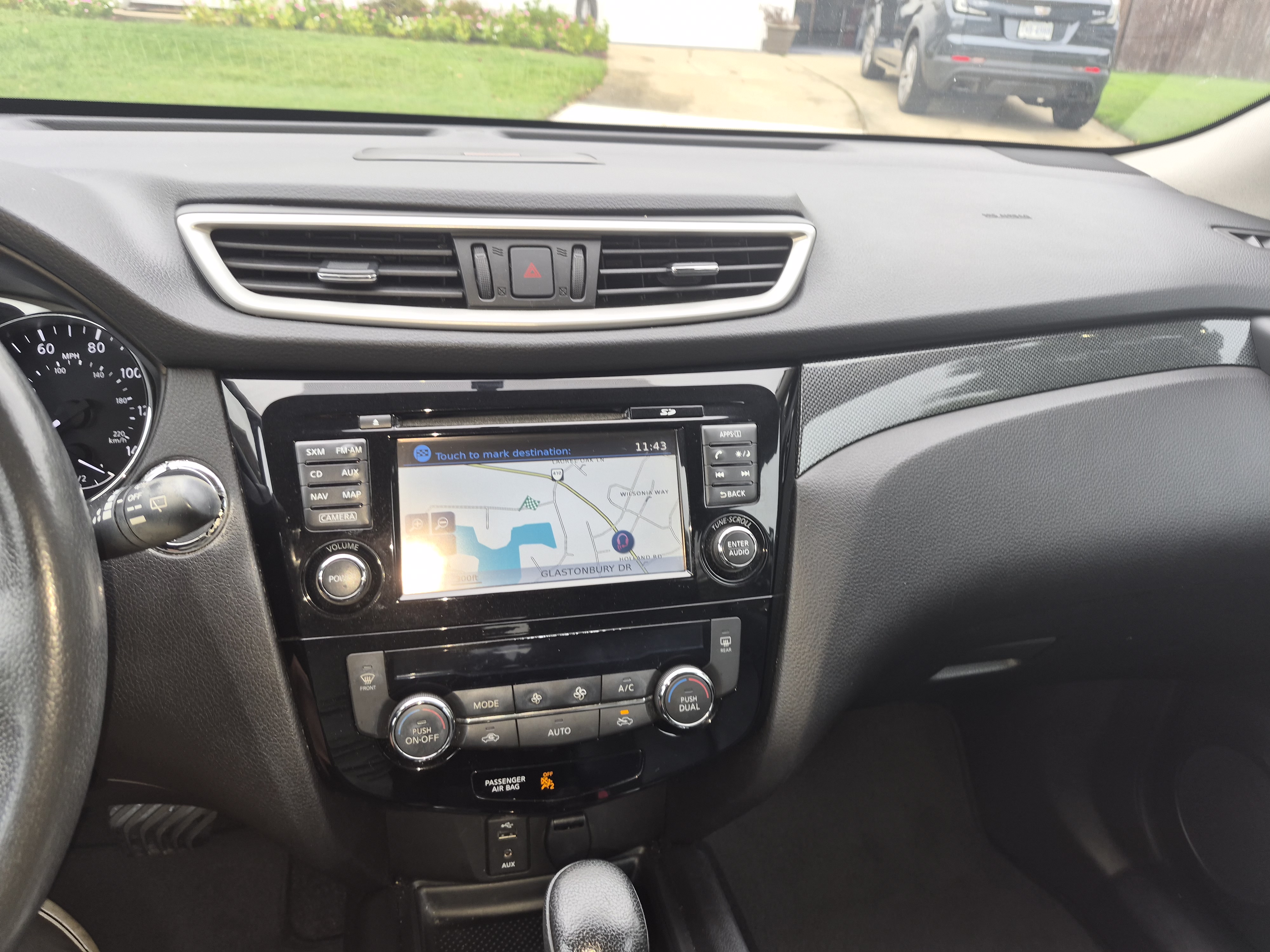 Used 2016 Nissan Rogue SL w/ SL Premium Package FWD image 10