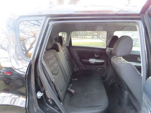 Used 2012 Kia Soul + image 17