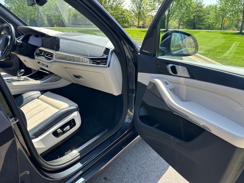 Used 2019 BMW X7 xDrive50i w/ Dynamic Handling Package AWD/4WD image 17
