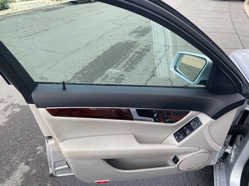 Used 2013 Mercedes-Benz C 250 Sedan image 11