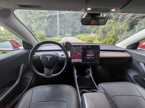 Used 2018 Tesla Model 3 Long Range image 9
