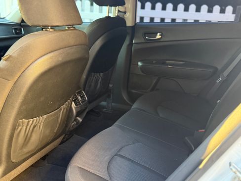 Used 2018 Kia Optima Premium w/ Convenience Package image 9