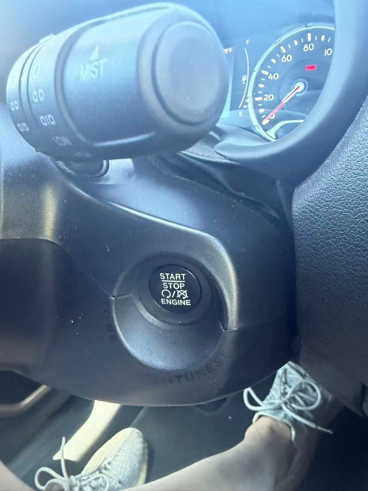 Used 2017 Jeep Renegade Latitude FWD image 5