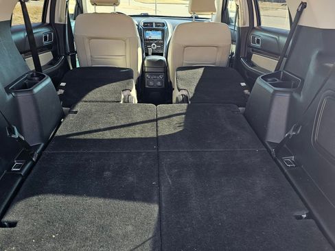 Used 2017 Ford Explorer Platinum image 9