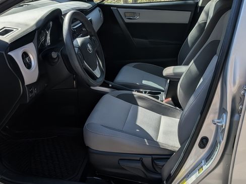 Used 2017 Toyota Corolla LE image 12