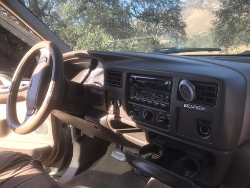 Used 2000 Ford Excursion Limited RWD image 13