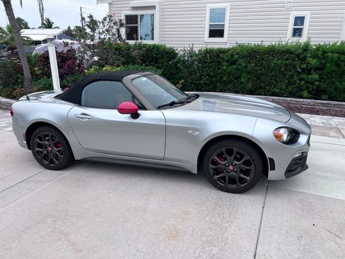 Used 2020 FIAT 124 Spider Abarth w/ Convenience Group image 4