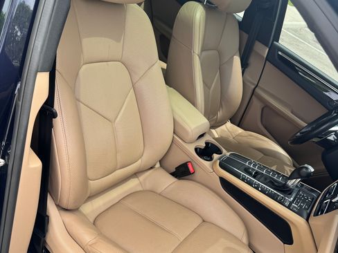 Used 2019 Porsche Macan S AWD/4WD image 24
