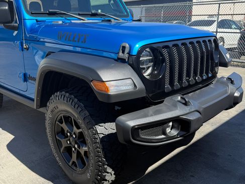 Used 2022 Jeep Wrangler Sport image 5