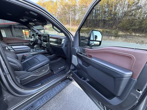 Used 2022 Ford F150 Lariat w/ Equipment Group 502A High image 11