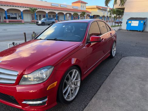 Used 2013 Mercedes-Benz C 250 Sedan image 22