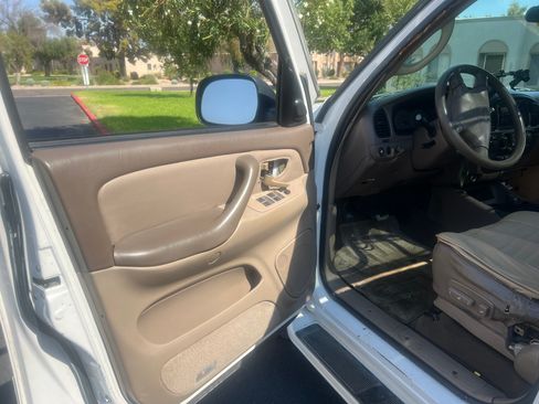Used 2001 Toyota Sequoia SR5 AWD/4WD image 15
