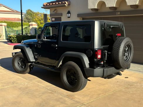 Used 2014 Jeep Wrangler Sport AWD/4WD image 28