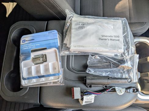 Used 2021 Chevrolet Silverado 1500 RST w/ Z71 Off-Road Package image 29