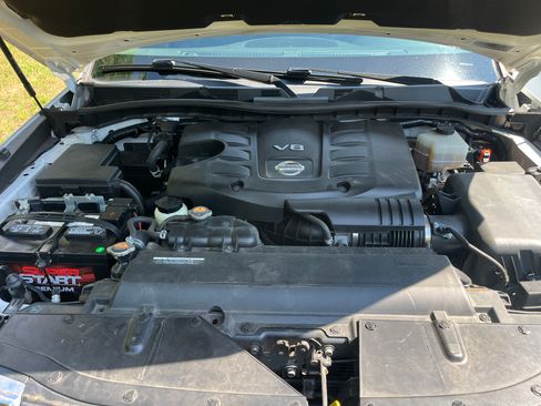 Used 2021 Nissan Armada SL w/ Captain's Chairs Package AWD/4WD image 5
