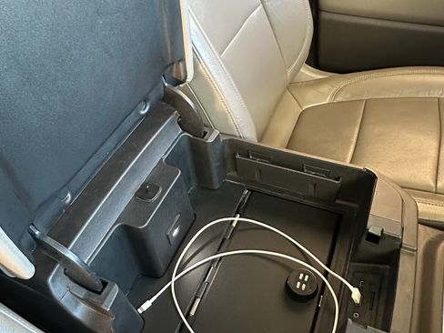 Used 2020 GMC Sierra 2500 SLT w/ SLT Premium Plus Package image 9