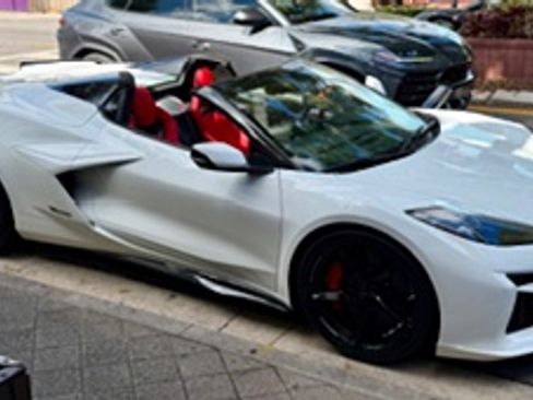 Used 2025 Chevrolet Corvette E-Ray w/ ZER Performance Package image 4