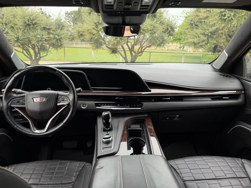 Used 2021 Cadillac Escalade Sport Platinum image 11