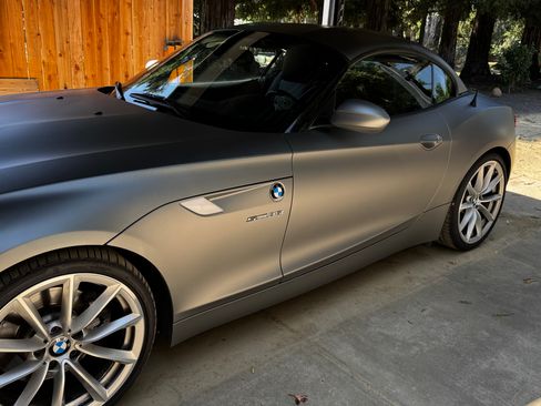 Used 2009 BMW Z4 sDrive35i RWD image 2