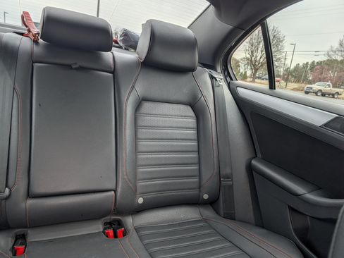 Used 2013 Volkswagen Jetta GLI Autobahn image 20