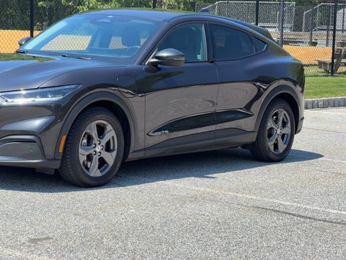 Used 2021 Ford Mustang Mach-E Select AWD/4WD image 4